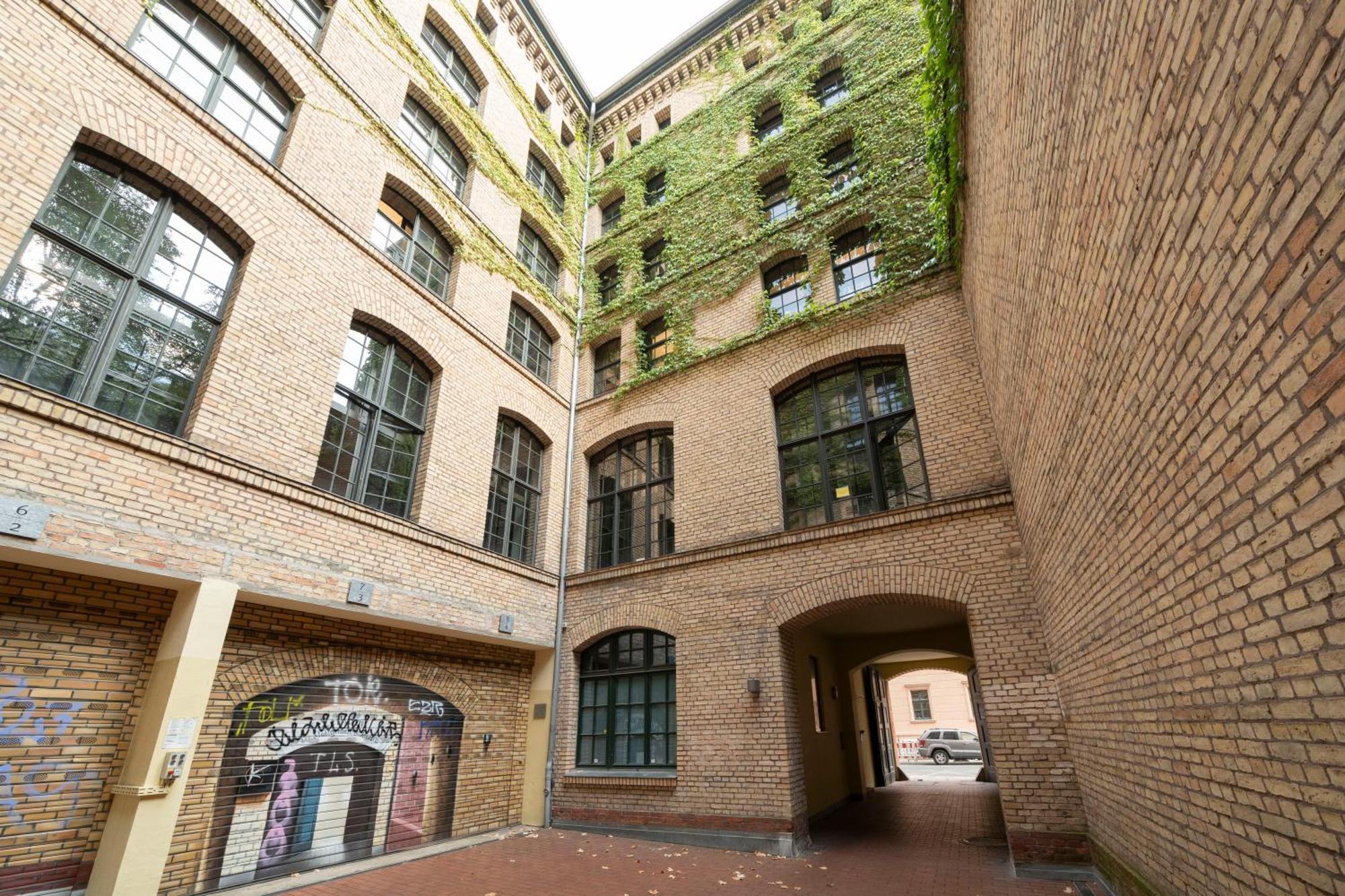 Homely Berlin - Central, Spacious, Rosenthaler Platz I Cafe Exterior photo